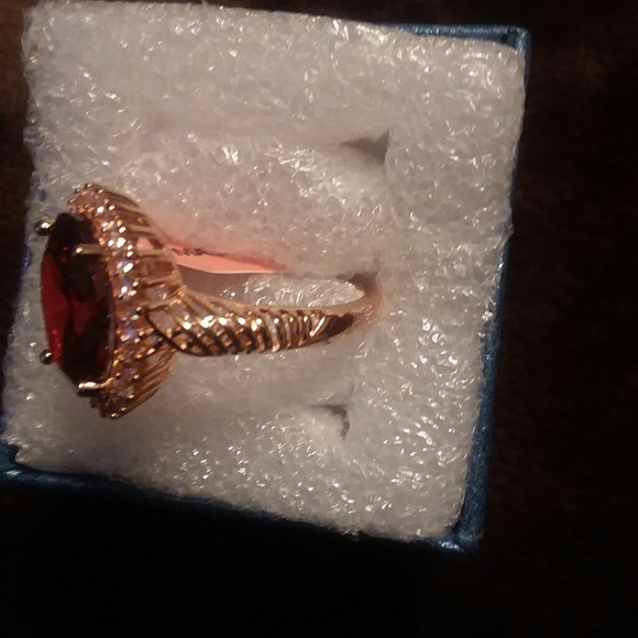 Ladies Ring - Picture 3 of 4